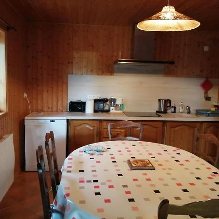 Bel Appartement Au Rez De Chaussee D'Un Chalet Jarrier Exterior photo