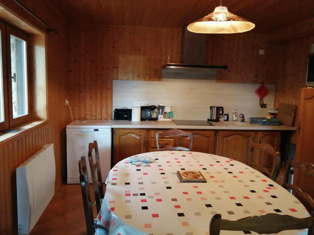 Bel Appartement Au Rez De Chaussee D'Un Chalet Jarrier Exterior photo