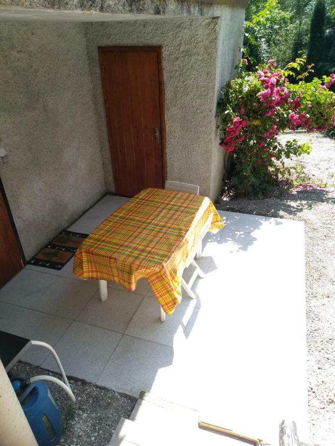 Bel Appartement Au Rez De Chaussee D'Un Chalet Jarrier Exterior photo